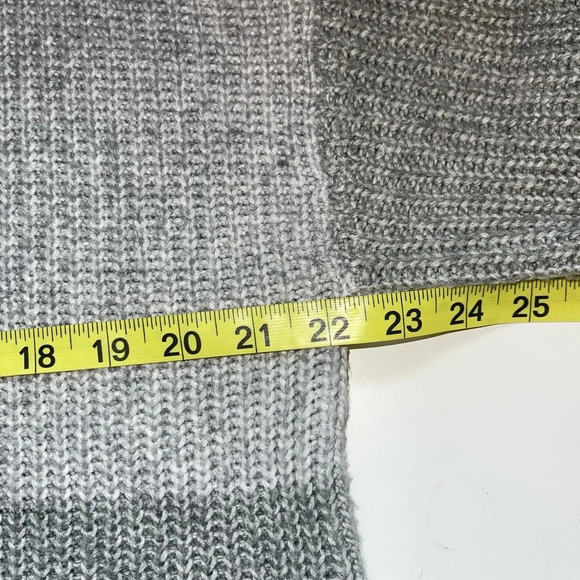 American Eagle Turtleneck Sweater Gray Color Block Pullover Comfy Medium Women’s - Picture 6 of 10